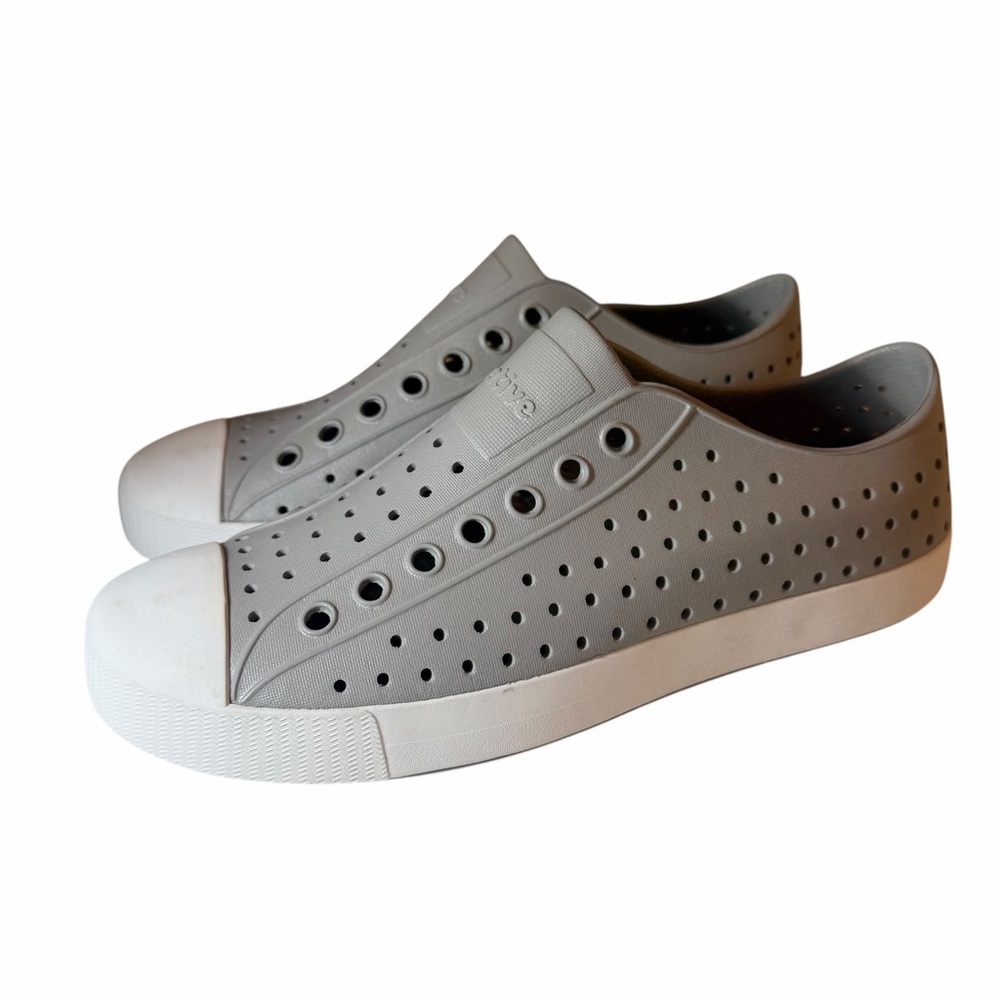Native Gray White Jefferson Water Shoes Flats Slip Ons Women 9